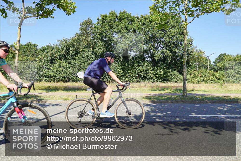 09.08.2026 - GEWOBA Citytriathlon Bremen Michael Burmester http://msf.ph/oto/9962973 09.08.2026 14:41:22 Radfahren 142, 223, 230, 231, 264, 422, 501 meine-sportfotos.de
