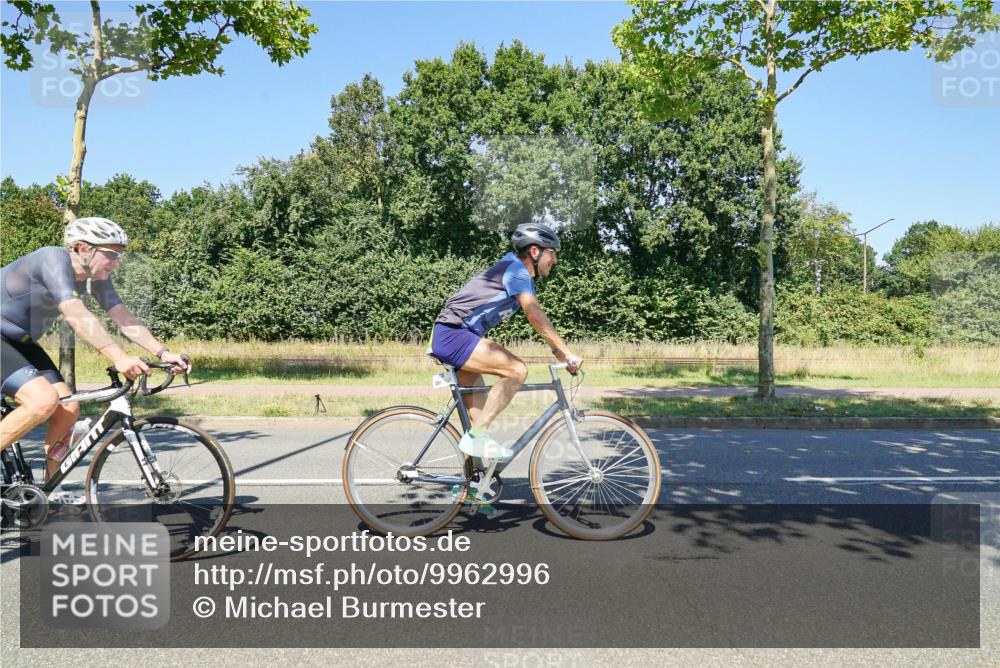 09.08.2026 - GEWOBA Citytriathlon Bremen Michael Burmester http://msf.ph/oto/9962996 09.08.2026 14:42:06 Radfahren 214, 252, 262, 299, 379, 381, 397, 424, 437, 441, 467, 468 meine-sportfotos.de