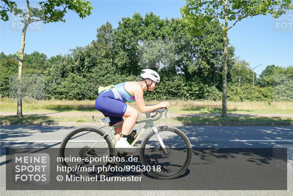 09.08.2026 - GEWOBA Citytriathlon Bremen Michael Burmester http://msf.ph/oto/9963018 09.08.2026 14:42:53 Radfahren 348, 472 meine-sportfotos.de