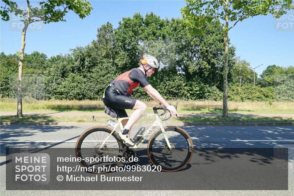 09.08.2026 - GEWOBA Citytriathlon Bremen Michael Burmester http://msf.ph/oto/9963020 09.08.2026 14:43:01 Radfahren 375, 426, 472, 525 meine-sportfotos.de