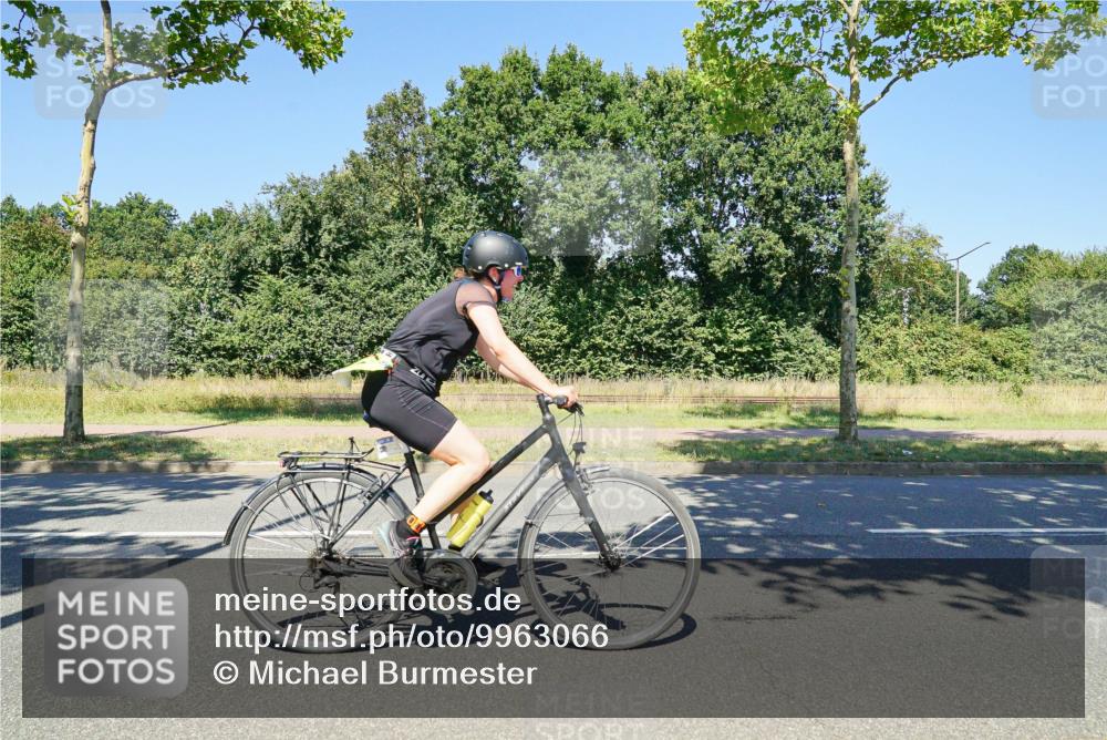 09.08.2026 - GEWOBA Citytriathlon Bremen Michael Burmester http://msf.ph/oto/9963066 09.08.2026 14:44:50 Radfahren 259, 486 meine-sportfotos.de