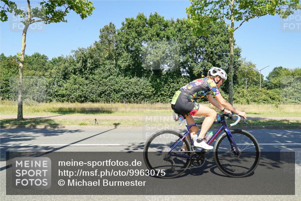 09.08.2026 - GEWOBA Citytriathlon Bremen Michael Burmester http://msf.ph/oto/9963075 09.08.2026 14:45:18 Radfahren 166, 219, 296, 476, 514 meine-sportfotos.de