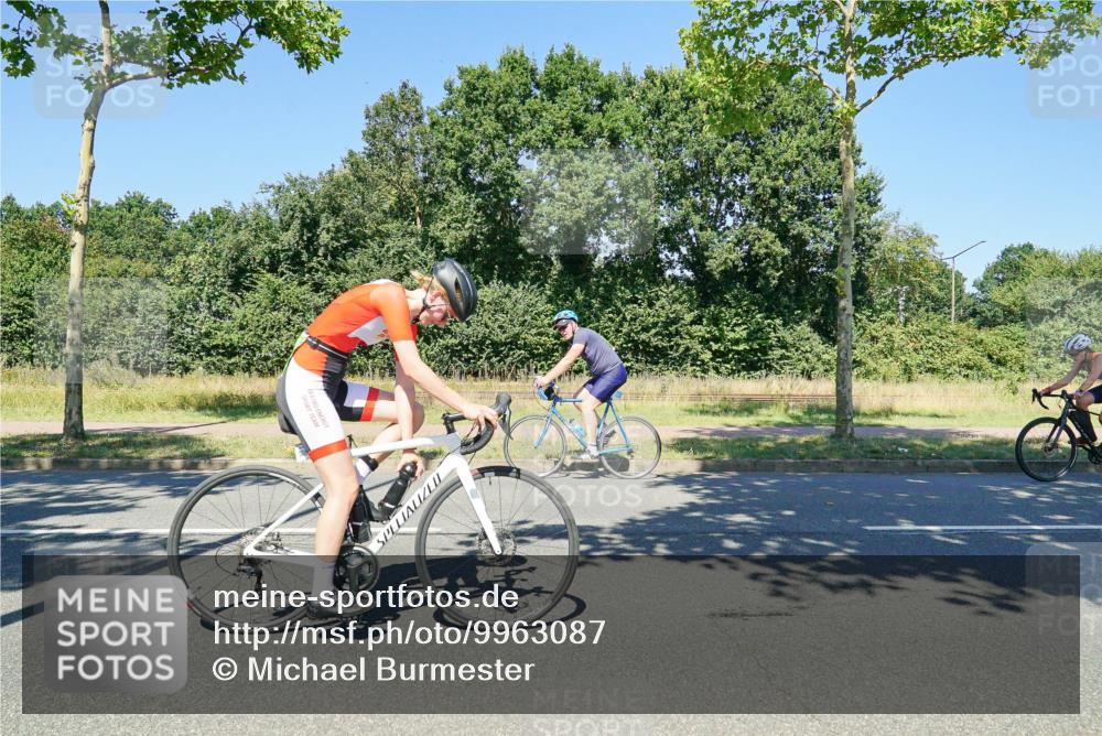 09.08.2026 - GEWOBA Citytriathlon Bremen Michael Burmester http://msf.ph/oto/9963087 09.08.2026 14:45:54 Radfahren 246, 248, 332, 367, 451, 465, 496, 524 meine-sportfotos.de