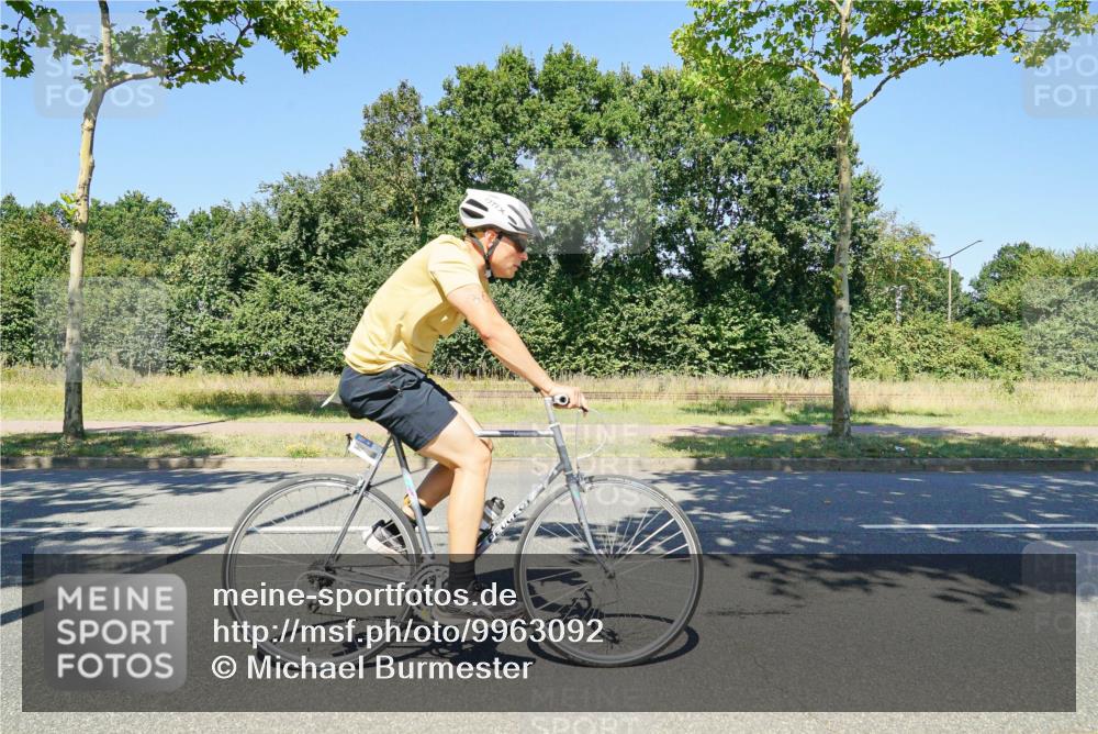 09.08.2026 - GEWOBA Citytriathlon Bremen Michael Burmester http://msf.ph/oto/9963092 09.08.2026 14:46:00 Radfahren 246, 332, 367, 451, 496, 524 meine-sportfotos.de