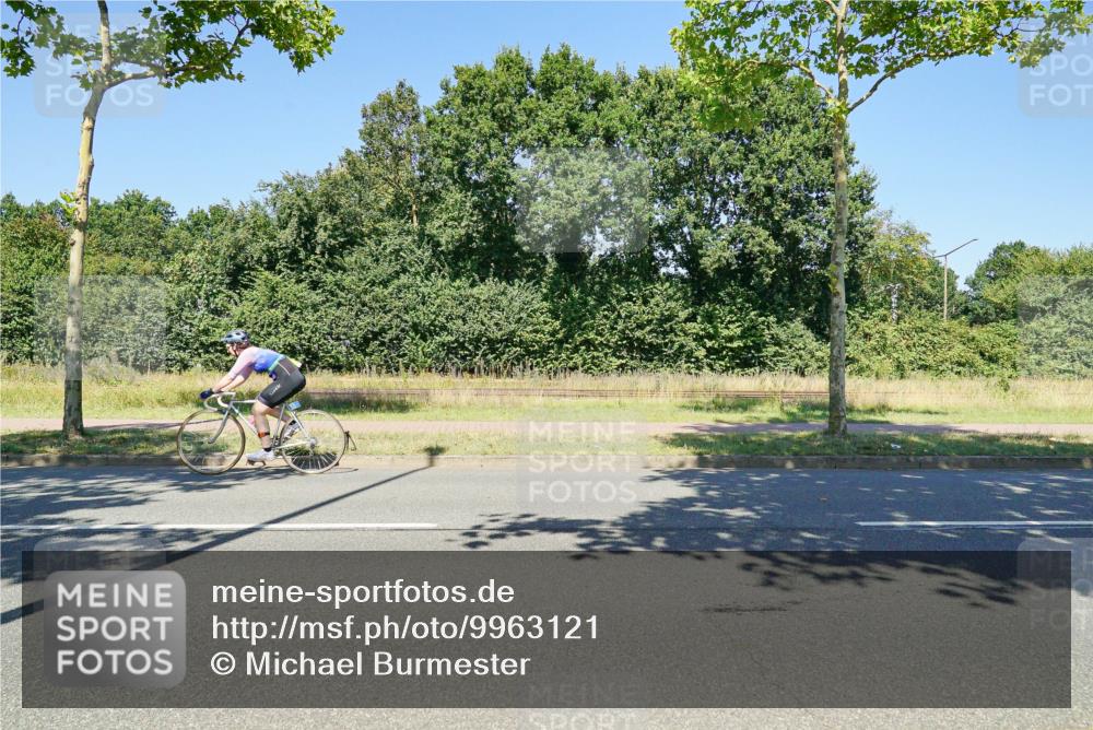 09.08.2026 - GEWOBA Citytriathlon Bremen Michael Burmester http://msf.ph/oto/9963121 09.08.2026 14:47:46 Radfahren 104, 387, 491, 492 meine-sportfotos.de