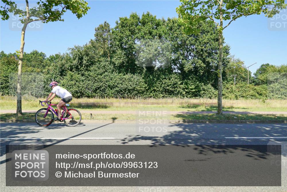 09.08.2026 - GEWOBA Citytriathlon Bremen Michael Burmester http://msf.ph/oto/9963123 09.08.2026 14:47:54 Radfahren 366, 491, 492 meine-sportfotos.de
