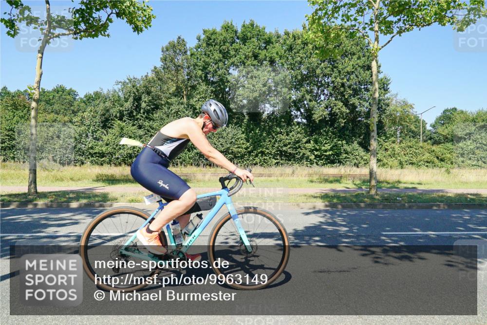 09.08.2026 - GEWOBA Citytriathlon Bremen Michael Burmester http://msf.ph/oto/9963149 09.08.2026 14:52:41 Radfahren 445, 490 meine-sportfotos.de