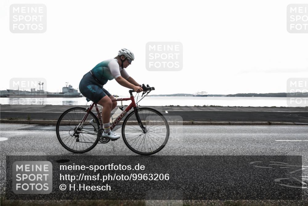 16.08.2026 - KN Förde Triathlon 2026 H.Heesch http://msf.ph/oto/9963206 16.08.2026 09:24:47 Radfahren 138, 158, 189 meine-sportfotos.de