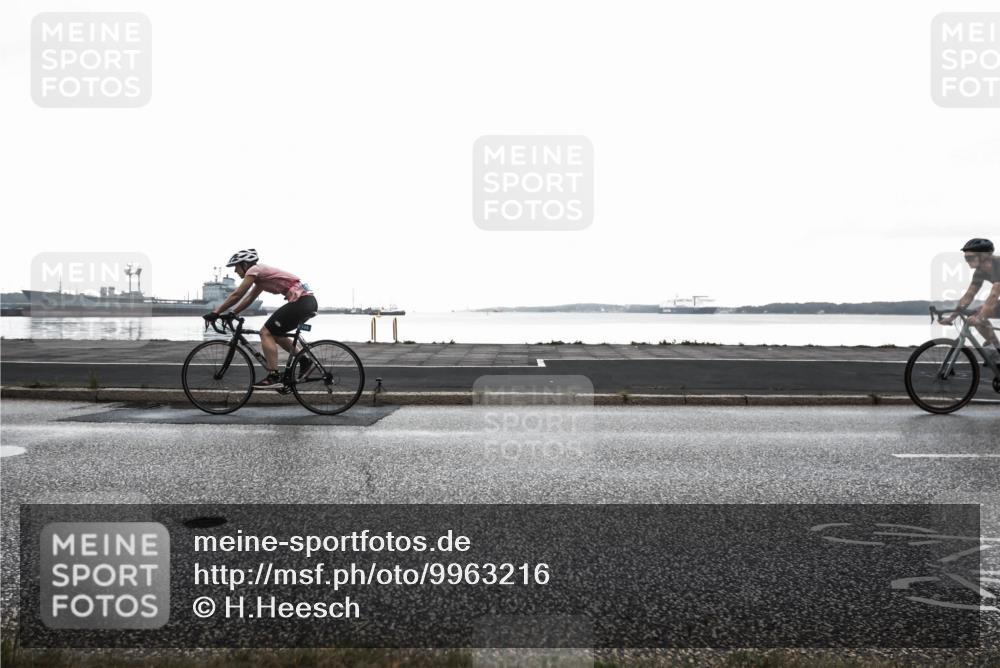 16.08.2026 - KN Förde Triathlon 2026 H.Heesch http://msf.ph/oto/9963216 16.08.2026 09:25:19 Radfahren 106, 152, 174, 190 meine-sportfotos.de