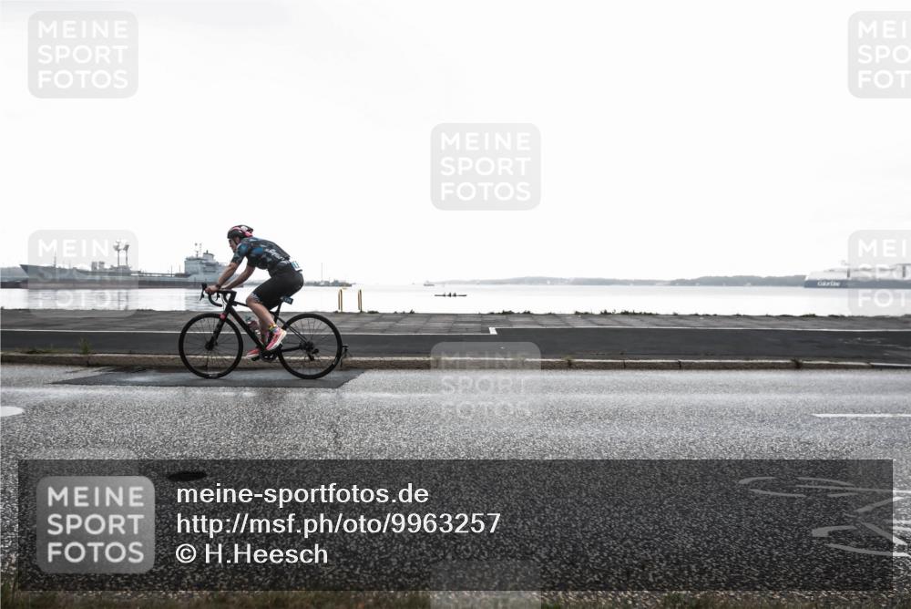 16.08.2026 - KN Förde Triathlon 2026 H.Heesch http://msf.ph/oto/9963257 16.08.2026 09:27:24 Radfahren 119, 172, 189 meine-sportfotos.de