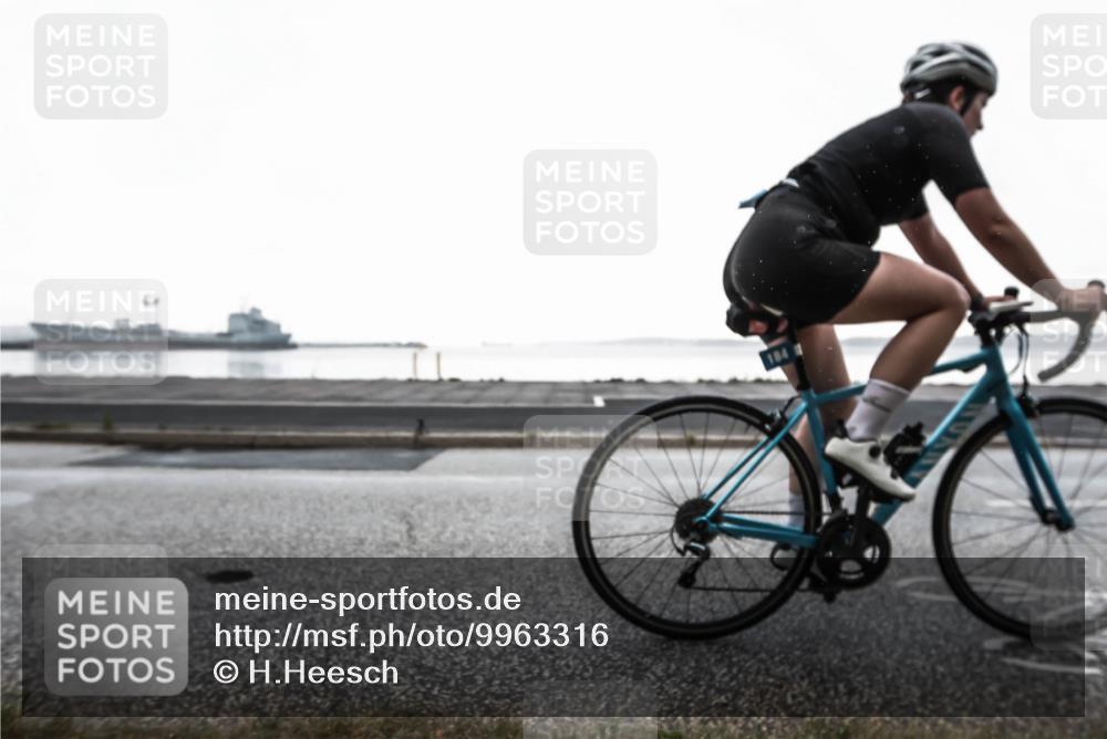 16.08.2026 - KN Förde Triathlon 2026 H.Heesch http://msf.ph/oto/9963316 16.08.2026 09:29:49 Radfahren 119, 121, 133, 184, 206 meine-sportfotos.de