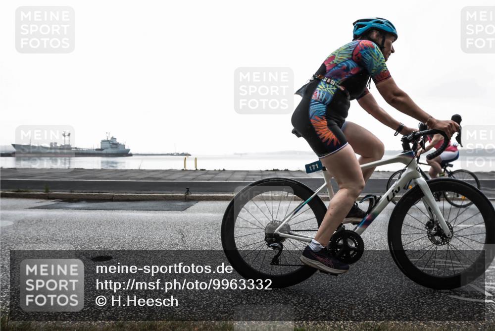 16.08.2026 - KN Förde Triathlon 2026 H.Heesch http://msf.ph/oto/9963332 16.08.2026 09:30:18 Radfahren 142, 171, 180, 215, 235 meine-sportfotos.de