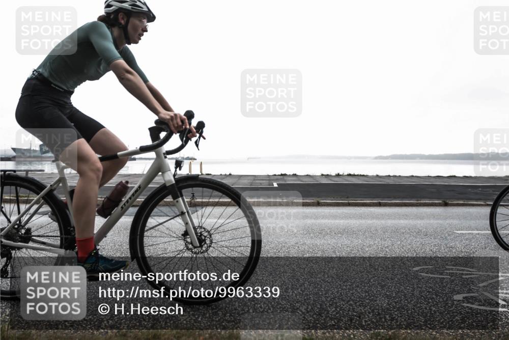 16.08.2026 - KN Förde Triathlon 2026 H.Heesch http://msf.ph/oto/9963339 16.08.2026 09:30:31 Radfahren 110, 113, 159, 179, 204, 219 meine-sportfotos.de