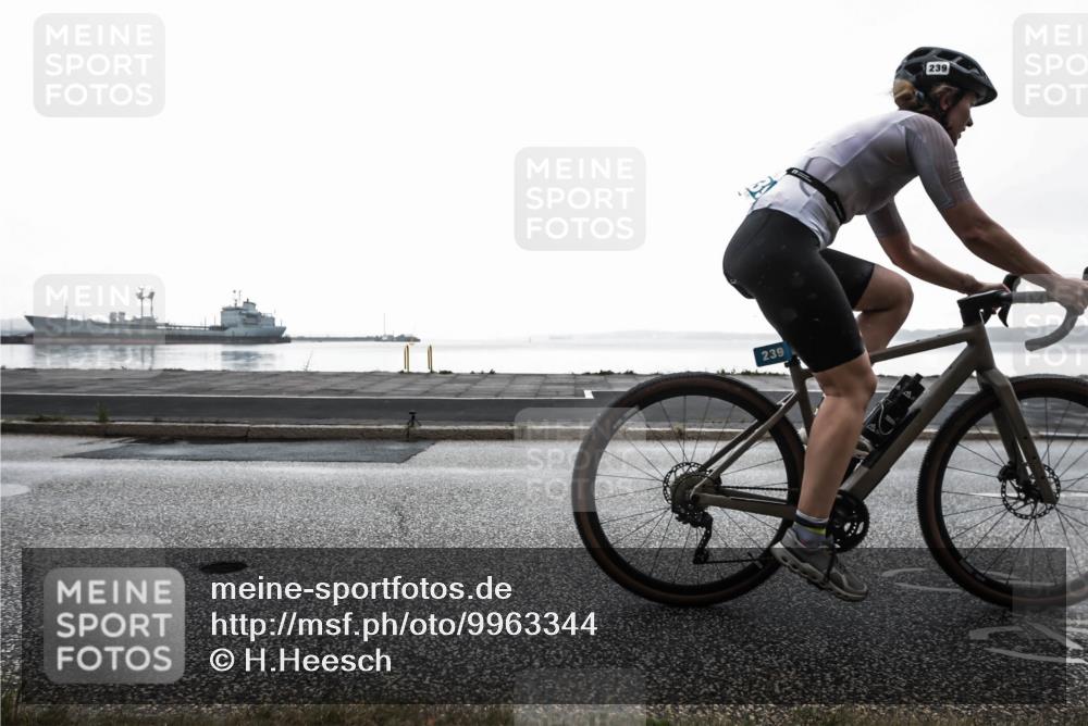 16.08.2026 - KN Förde Triathlon 2026 H.Heesch http://msf.ph/oto/9963344 16.08.2026 09:30:46 Radfahren 129, 160, 194, 205, 239, 248 meine-sportfotos.de