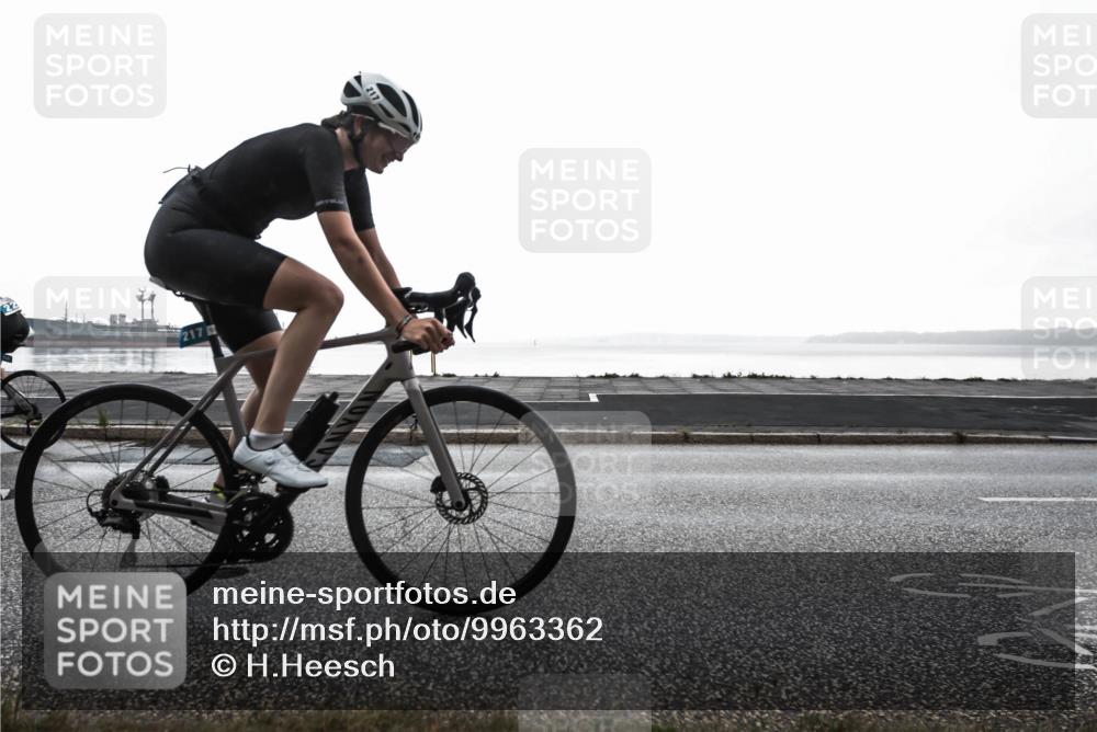 16.08.2026 - KN Förde Triathlon 2026 H.Heesch http://msf.ph/oto/9963362 16.08.2026 09:31:35 Radfahren 217, 222 meine-sportfotos.de