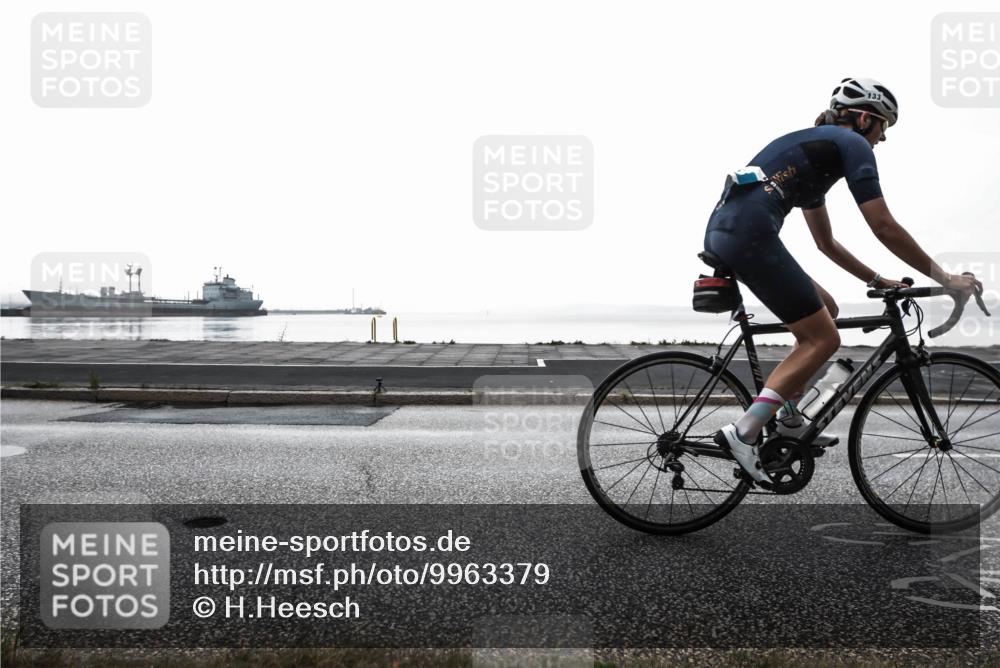 16.08.2026 - KN Förde Triathlon 2026 H.Heesch http://msf.ph/oto/9963379 16.08.2026 09:32:24 Radfahren 133, 232, 262 meine-sportfotos.de