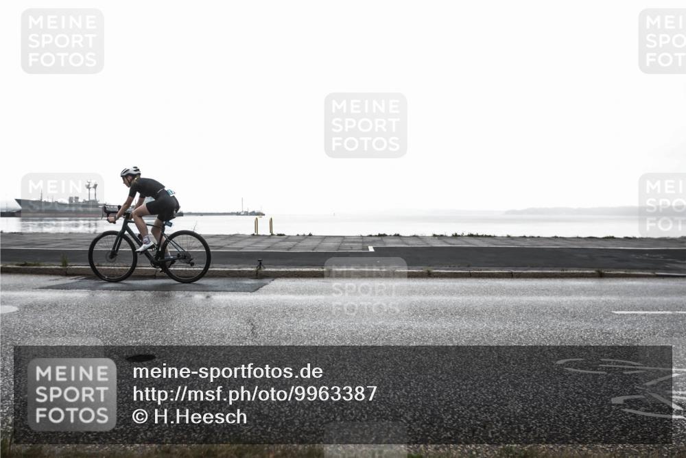 16.08.2026 - KN Förde Triathlon 2026 H.Heesch http://msf.ph/oto/9963387 16.08.2026 09:32:39 Radfahren 127, 246, 252 meine-sportfotos.de