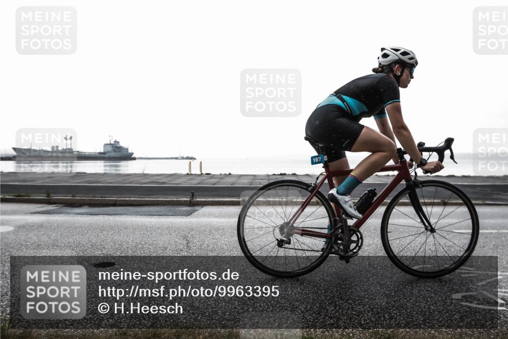 16.08.2026 - KN Förde Triathlon 2026 H.Heesch http://msf.ph/oto/9963395 16.08.2026 09:32:59 Radfahren 107, 159, 235 meine-sportfotos.de