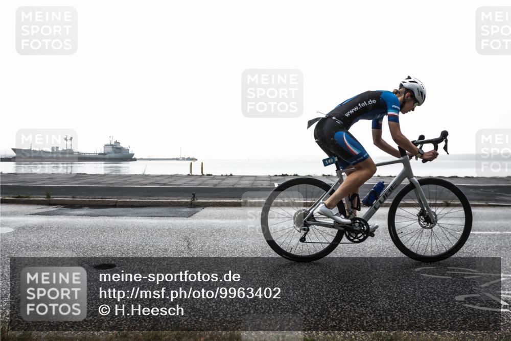 16.08.2026 - KN Förde Triathlon 2026 H.Heesch http://msf.ph/oto/9963402 16.08.2026 09:33:26 Radfahren 129, 149, 215, 244, 247 meine-sportfotos.de