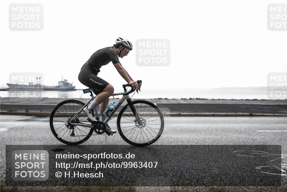 16.08.2026 - KN Förde Triathlon 2026 H.Heesch http://msf.ph/oto/9963407 16.08.2026 09:33:34 Radfahren 130, 141, 150, 224 meine-sportfotos.de