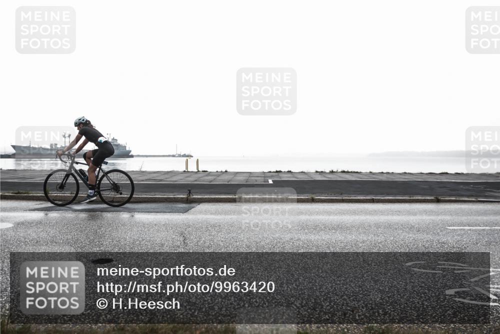 16.08.2026 - KN Förde Triathlon 2026 H.Heesch http://msf.ph/oto/9963420 16.08.2026 09:34:10 Radfahren 104, 216, 226 meine-sportfotos.de