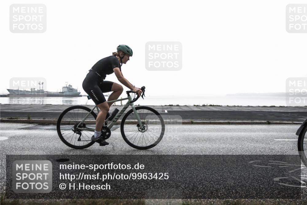 16.08.2026 - KN Förde Triathlon 2026 H.Heesch http://msf.ph/oto/9963425 16.08.2026 09:34:21 Radfahren 105, 145, 245, 250, 258, 268 meine-sportfotos.de