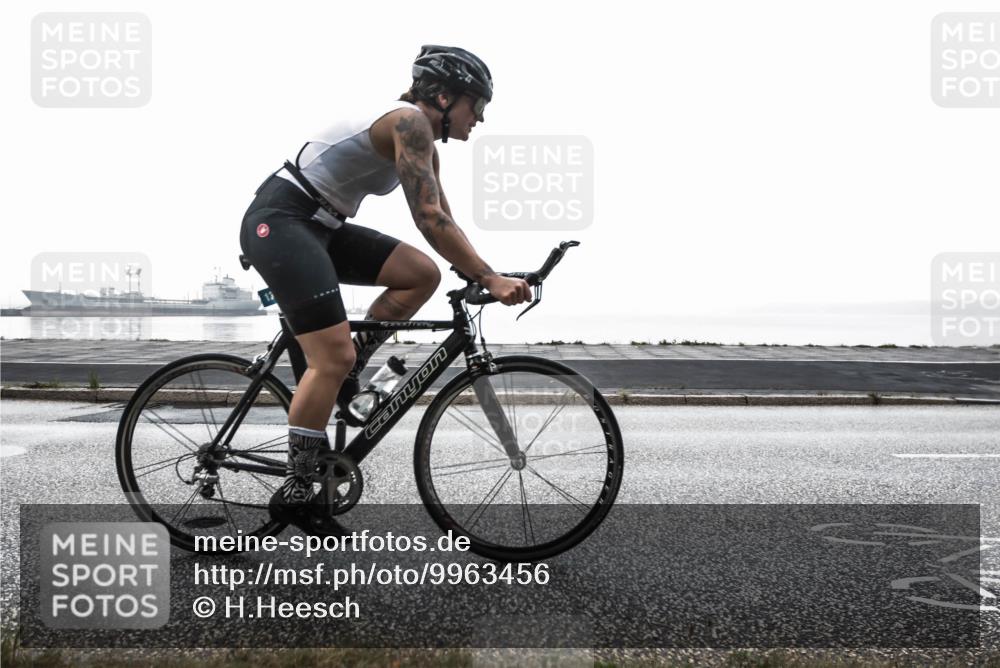 16.08.2026 - KN Förde Triathlon 2026 H.Heesch http://msf.ph/oto/9963456 16.08.2026 09:35:43 Radfahren 135, 238, 259, 263 meine-sportfotos.de