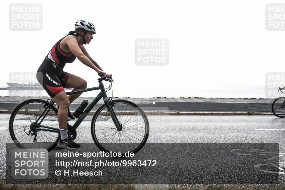 16.08.2026 - KN Förde Triathlon 2026 H.Heesch http://msf.ph/oto/9963472 16.08.2026 09:36:13 Radfahren 109, 138, 156, 186, 243 meine-sportfotos.de