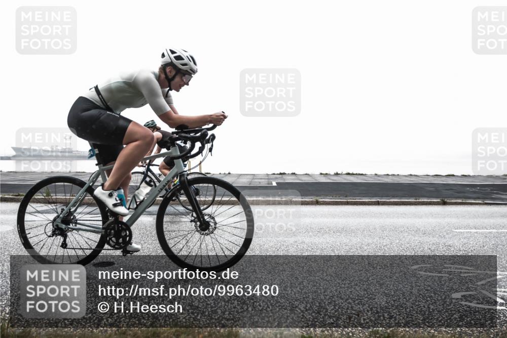 16.08.2026 - KN Förde Triathlon 2026 H.Heesch http://msf.ph/oto/9963480 16.08.2026 09:36:28 Radfahren 103, 174, 224 meine-sportfotos.de