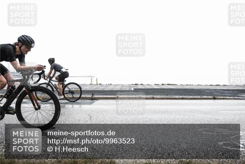 16.08.2026 - KN Förde Triathlon 2026 H.Heesch http://msf.ph/oto/9963523 16.08.2026 09:38:20 Radfahren 123, 195, 212, 225, 233, 234 meine-sportfotos.de