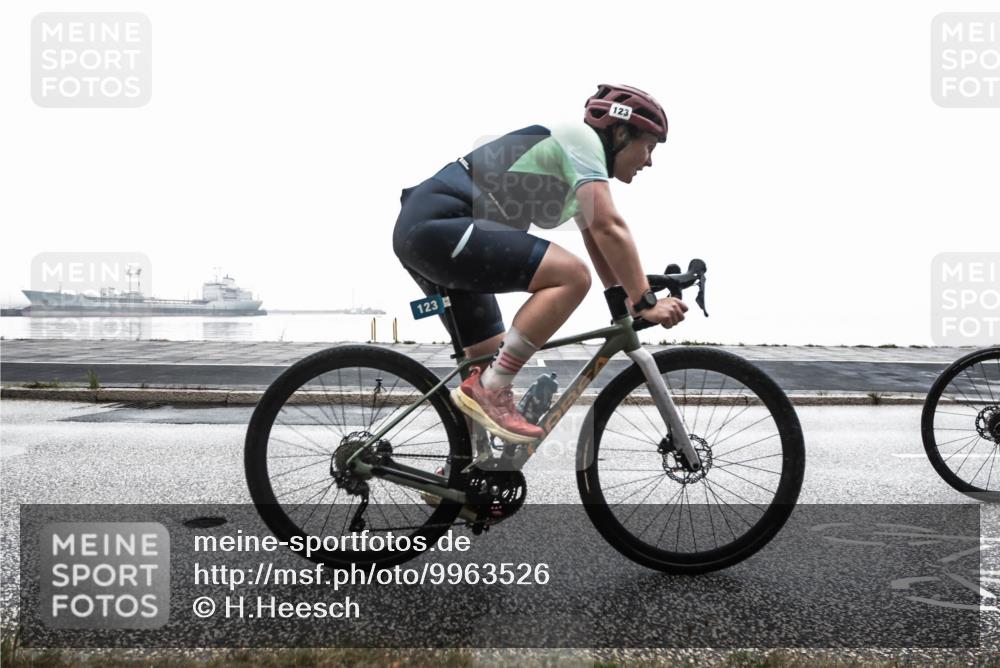 16.08.2026 - KN Förde Triathlon 2026 H.Heesch http://msf.ph/oto/9963526 16.08.2026 09:38:26 Radfahren 101, 123, 132, 225, 233, 234 meine-sportfotos.de
