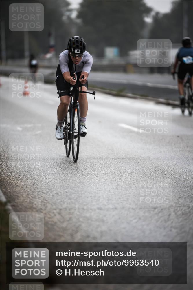 16.08.2026 - KN Förde Triathlon 2026 H.Heesch http://msf.ph/oto/9963540 16.08.2026 09:31:24 Radfahren 118, 188, 258 meine-sportfotos.de