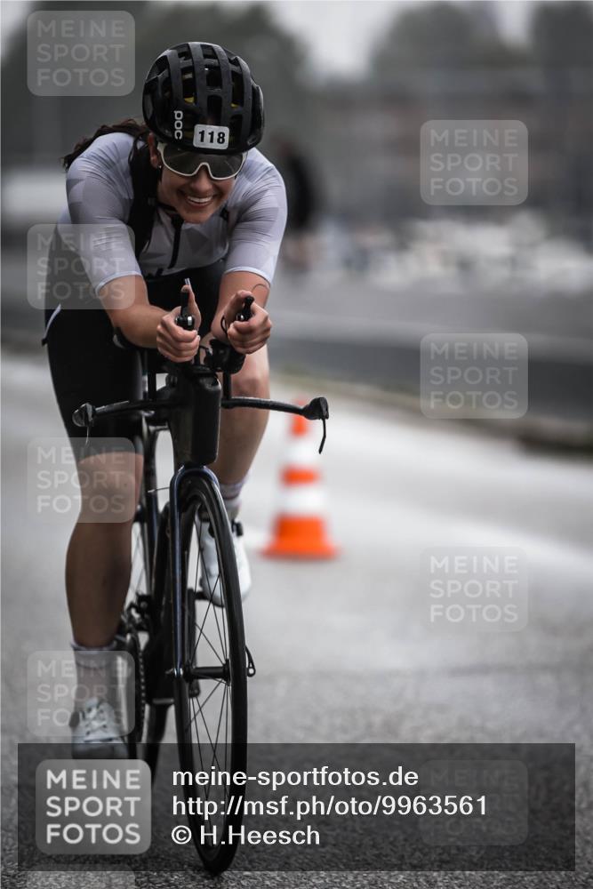16.08.2026 - KN Förde Triathlon 2026 H.Heesch http://msf.ph/oto/9963561 16.08.2026 09:31:25 Radfahren 118, 188 meine-sportfotos.de