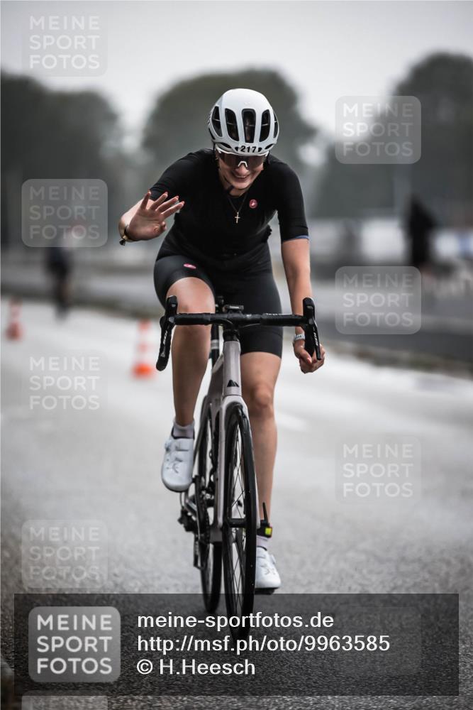 16.08.2026 - KN Förde Triathlon 2026 H.Heesch http://msf.ph/oto/9963585 16.08.2026 09:31:34 Radfahren 217, 226 meine-sportfotos.de