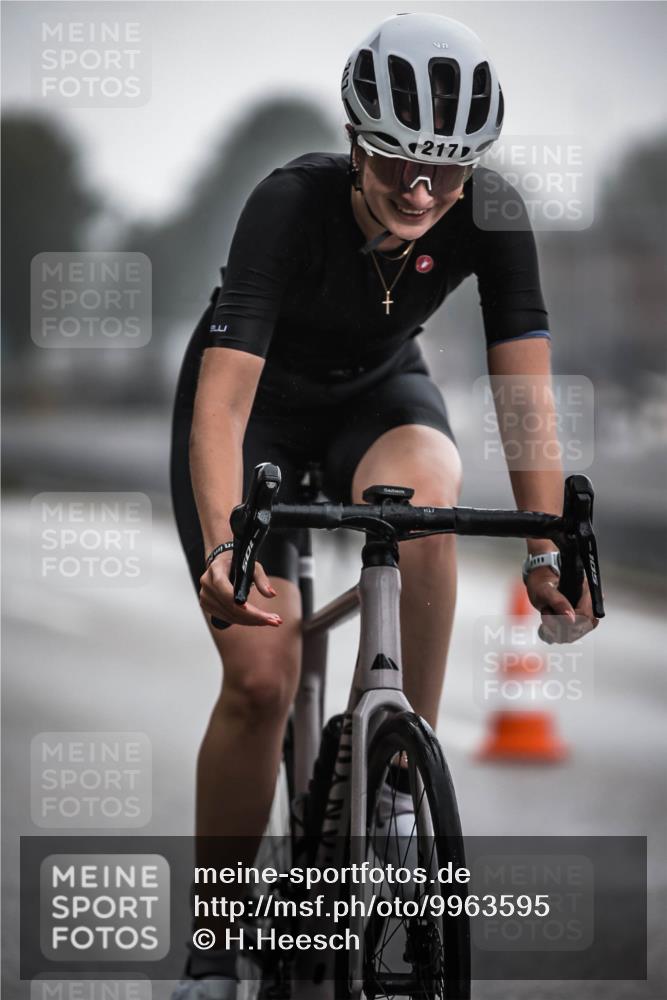 16.08.2026 - KN Förde Triathlon 2026 H.Heesch http://msf.ph/oto/9963595 16.08.2026 09:31:34 Radfahren 217, 226 meine-sportfotos.de