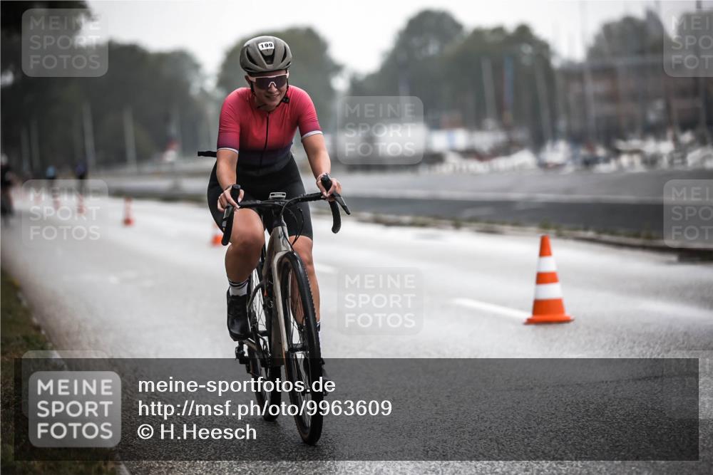 16.08.2026 - KN Förde Triathlon 2026 H.Heesch http://msf.ph/oto/9963609 16.08.2026 09:31:48 Radfahren 106, 143, 199, 242 meine-sportfotos.de