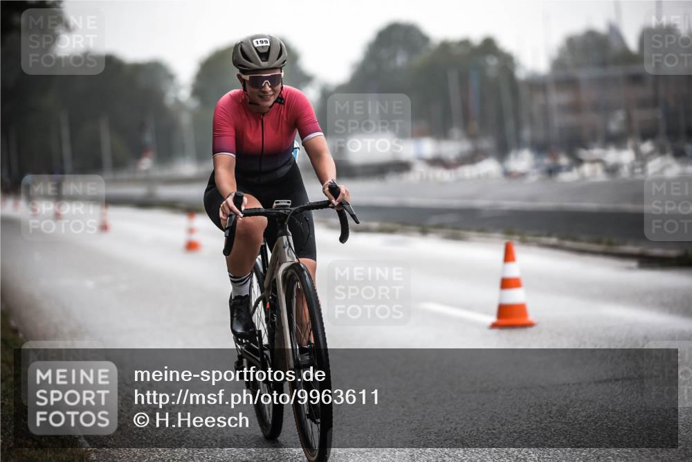 16.08.2026 - KN Förde Triathlon 2026 H.Heesch http://msf.ph/oto/9963611 16.08.2026 09:31:48 Radfahren 106, 143, 199, 242 meine-sportfotos.de