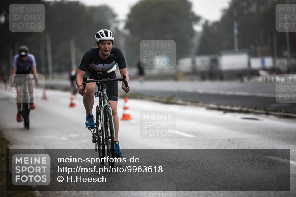 16.08.2026 - KN Förde Triathlon 2026 H.Heesch http://msf.ph/oto/9963618 16.08.2026 09:31:53 Radfahren 106, 140, 242, 245 meine-sportfotos.de