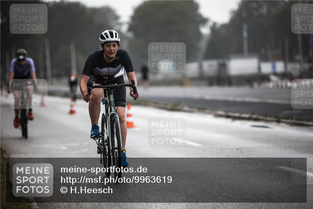 16.08.2026 - KN Förde Triathlon 2026 H.Heesch http://msf.ph/oto/9963619 16.08.2026 09:31:53 Radfahren 106, 140, 242, 245 meine-sportfotos.de