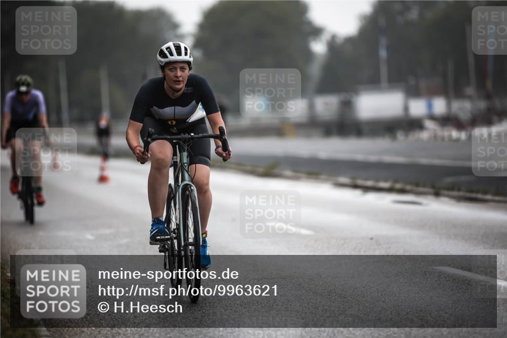 16.08.2026 - KN Förde Triathlon 2026 H.Heesch http://msf.ph/oto/9963621 16.08.2026 09:31:53 Radfahren 106, 140, 242, 245 meine-sportfotos.de