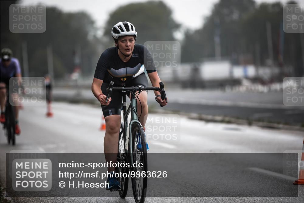 16.08.2026 - KN Förde Triathlon 2026 H.Heesch http://msf.ph/oto/9963626 16.08.2026 09:31:53 Radfahren 106, 140, 242, 245 meine-sportfotos.de