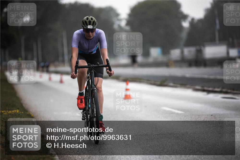 16.08.2026 - KN Förde Triathlon 2026 H.Heesch http://msf.ph/oto/9963631 16.08.2026 09:31:55 Radfahren 104, 106, 140, 242, 245 meine-sportfotos.de