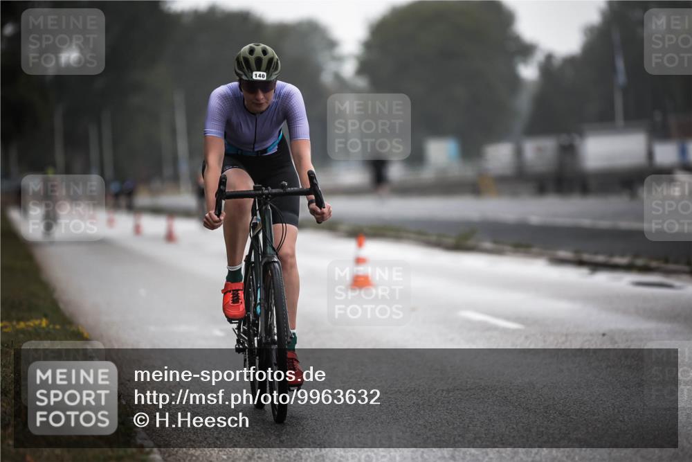 16.08.2026 - KN Förde Triathlon 2026 H.Heesch http://msf.ph/oto/9963632 16.08.2026 09:31:55 Radfahren 104, 106, 140, 242, 245 meine-sportfotos.de