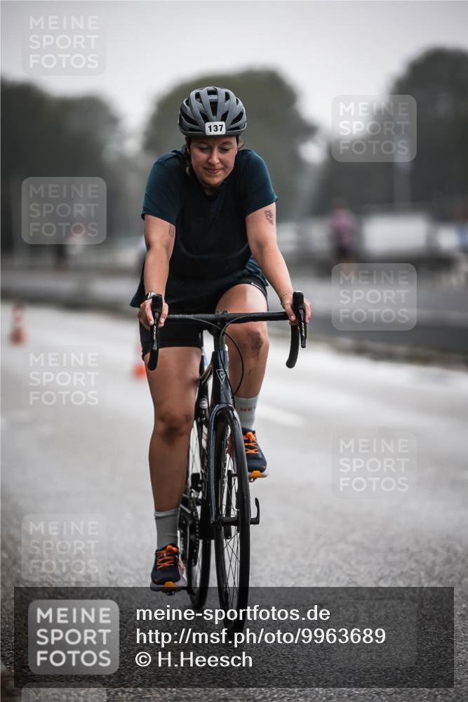 16.08.2026 - KN Förde Triathlon 2026 H.Heesch http://msf.ph/oto/9963689 16.08.2026 09:32:13 Radfahren 120, 137, 154, 213, 805 meine-sportfotos.de