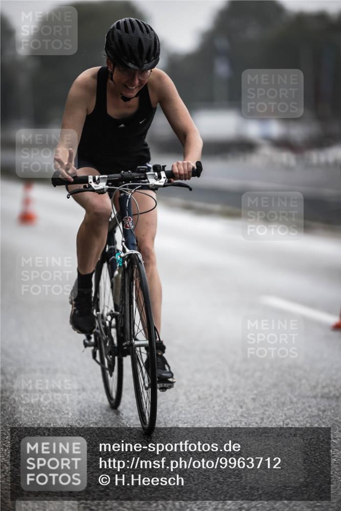 16.08.2026 - KN Förde Triathlon 2026 H.Heesch http://msf.ph/oto/9963712 16.08.2026 09:32:18 Radfahren 125, 133, 213, 262 meine-sportfotos.de