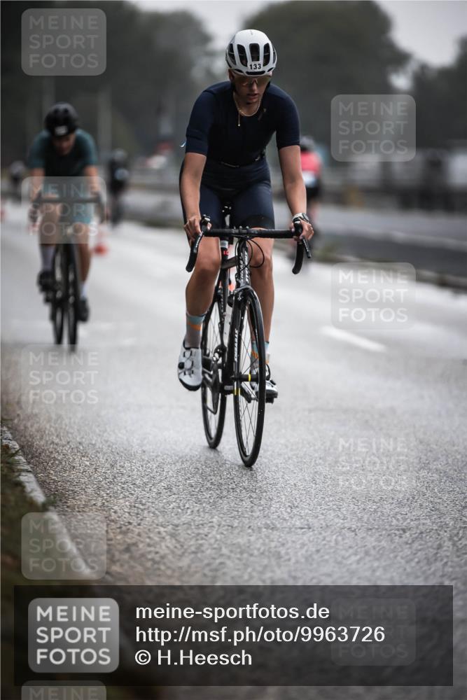 16.08.2026 - KN Förde Triathlon 2026 H.Heesch http://msf.ph/oto/9963726 16.08.2026 09:32:22 Radfahren 125, 133, 232, 262 meine-sportfotos.de