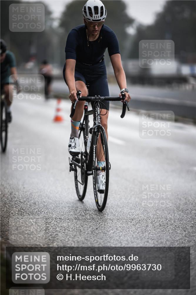 16.08.2026 - KN Förde Triathlon 2026 H.Heesch http://msf.ph/oto/9963730 16.08.2026 09:32:22 Radfahren 125, 133, 232, 262 meine-sportfotos.de