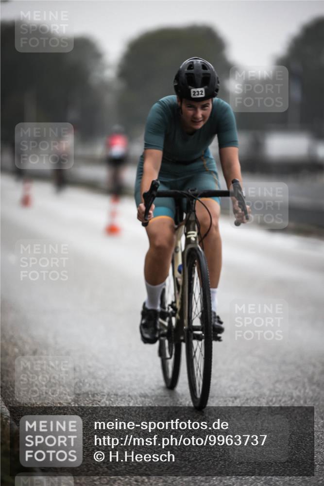 16.08.2026 - KN Förde Triathlon 2026 H.Heesch http://msf.ph/oto/9963737 16.08.2026 09:32:24 Radfahren 133, 232, 262 meine-sportfotos.de