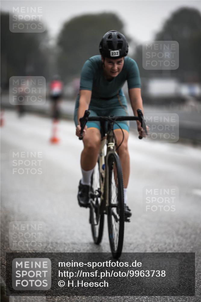 16.08.2026 - KN Förde Triathlon 2026 H.Heesch http://msf.ph/oto/9963738 16.08.2026 09:32:24 Radfahren 133, 232, 262 meine-sportfotos.de