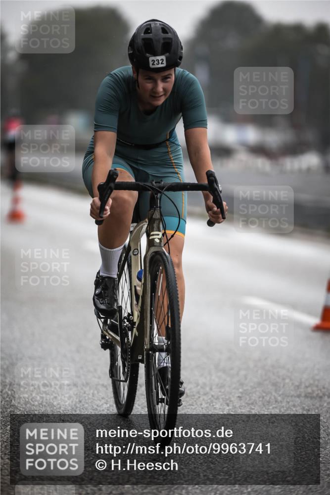 16.08.2026 - KN Förde Triathlon 2026 H.Heesch http://msf.ph/oto/9963741 16.08.2026 09:32:24 Radfahren 133, 232, 262 meine-sportfotos.de